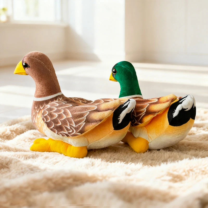 Mallard-Ente Plüschbegleiter mit besticktem Federdesign & gewichtetem Boden Karnz