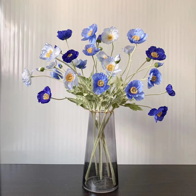 Lebensechte Mohnblumenstiel