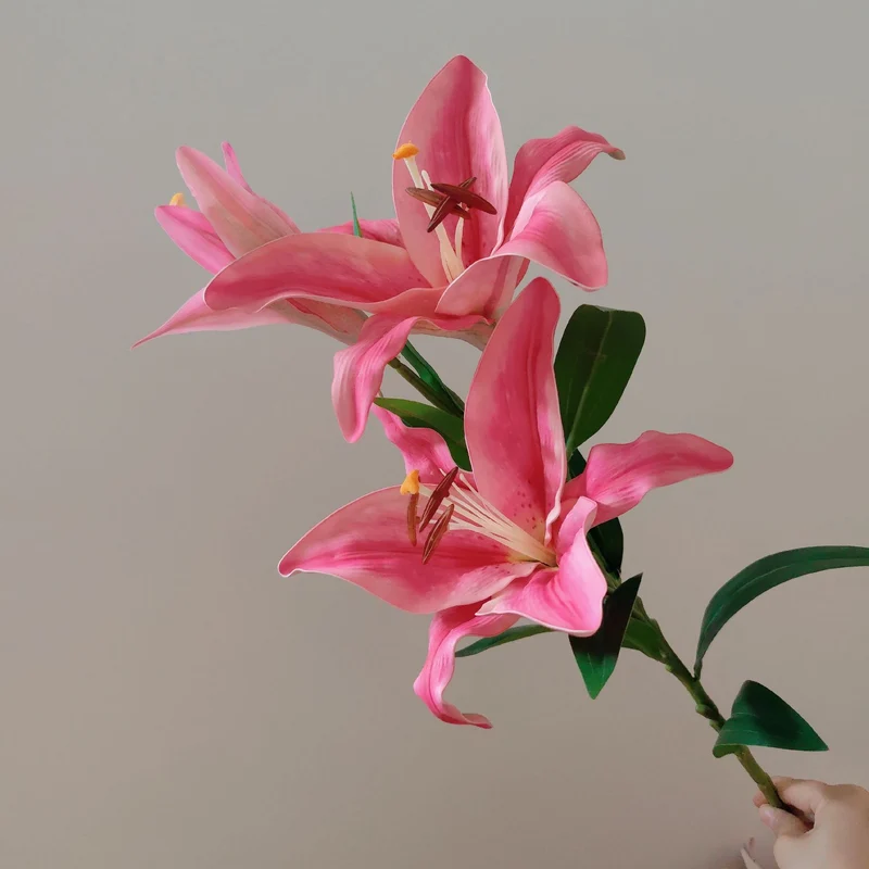 Lebensechter Lily Stamm Strauß