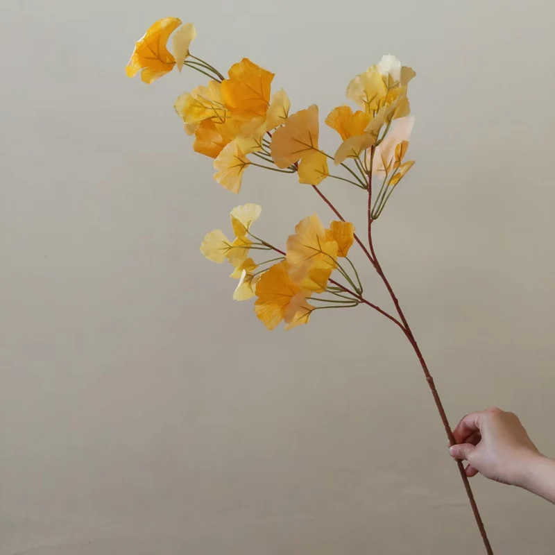 Lebensechte Ginkgo-Blatt Dekorative Stange