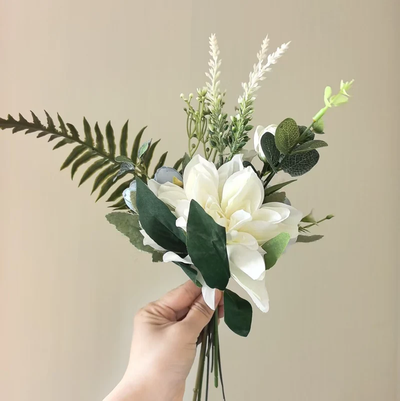 Lebensechter floral Handheld-Strauß