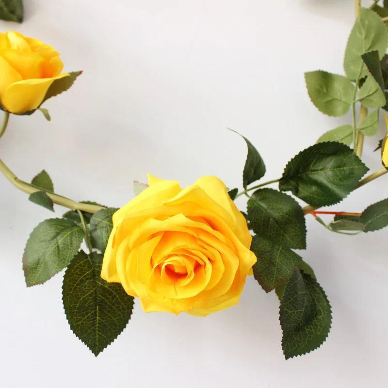 Lebensechte Blumen Girlande