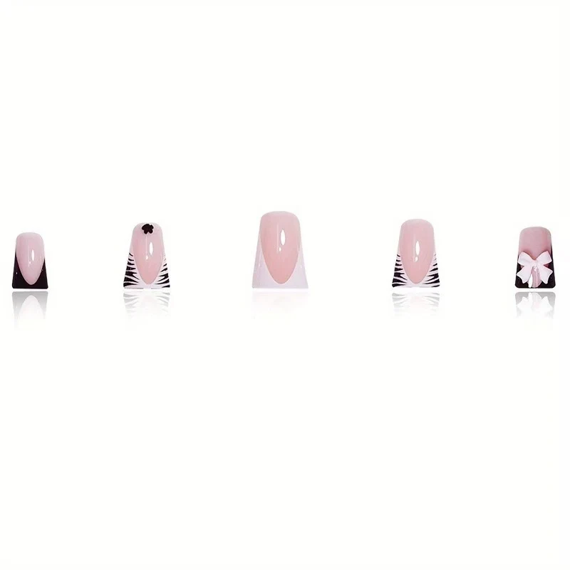 Kreative florale Nagelkunstverlängerungen Karnz