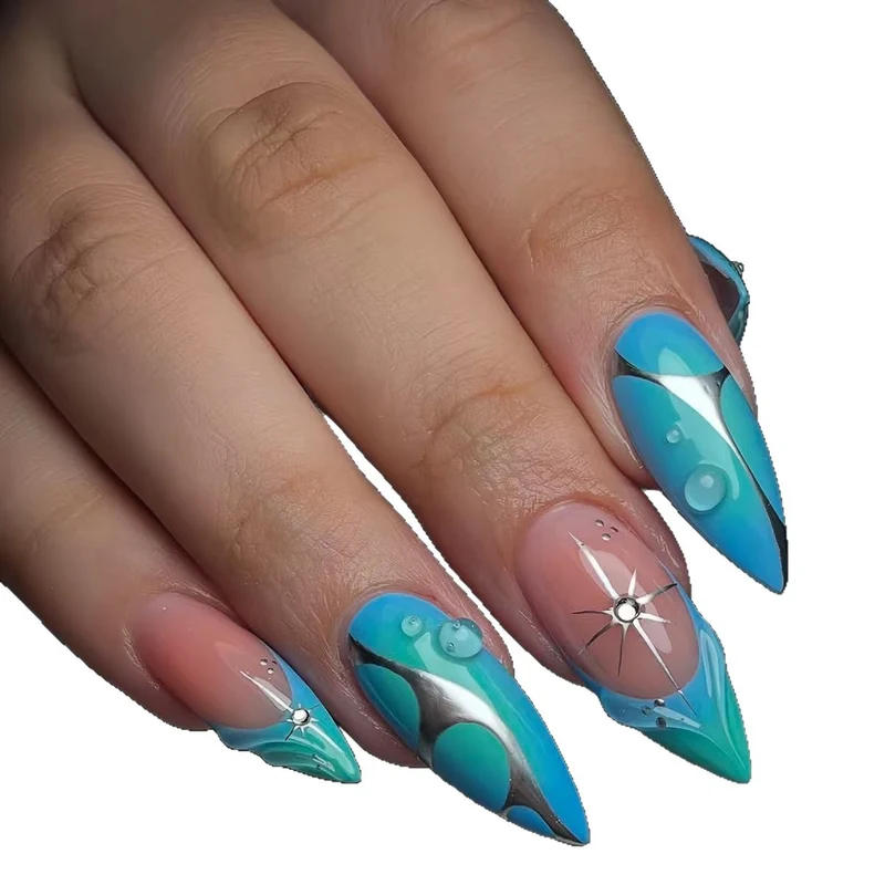 Künstlerische Stiletto-Nagelverlängerungen Karnz