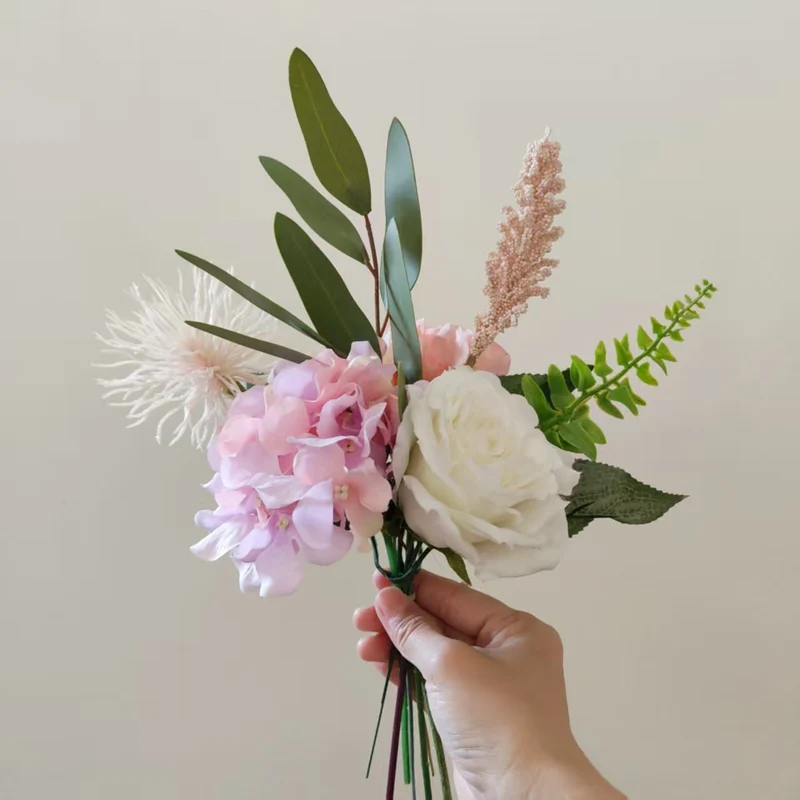 Lebensechte künstliche Blumen Handstrauß