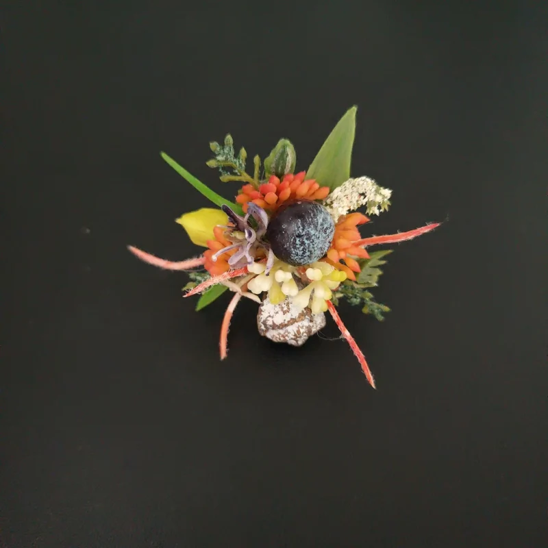 Klassische florale Brosche