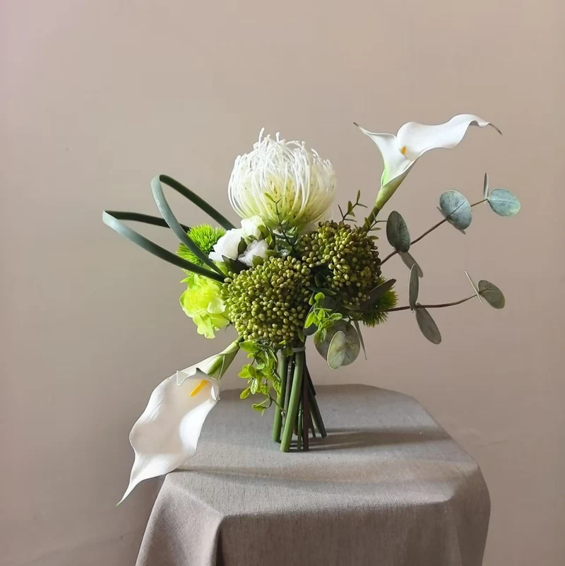 Elegante Tischmittelstück
