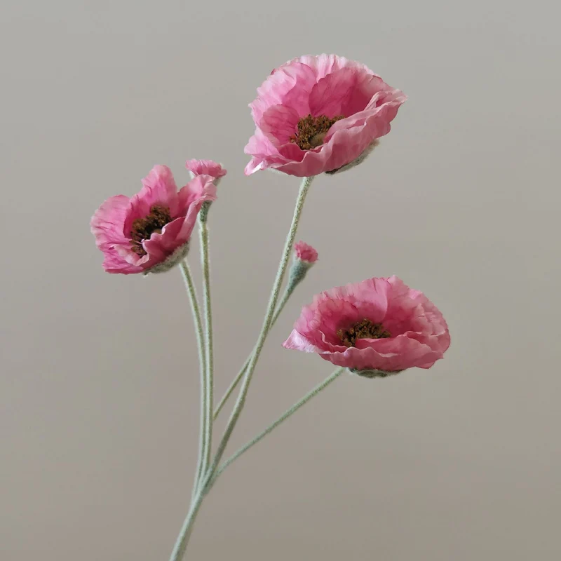 Elegante Seidenblumenanordnung