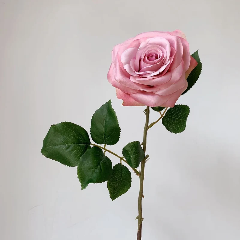 Elegante Künstliche Rosenstiel