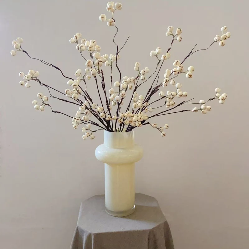 Dekorative Blumenstielanordnung