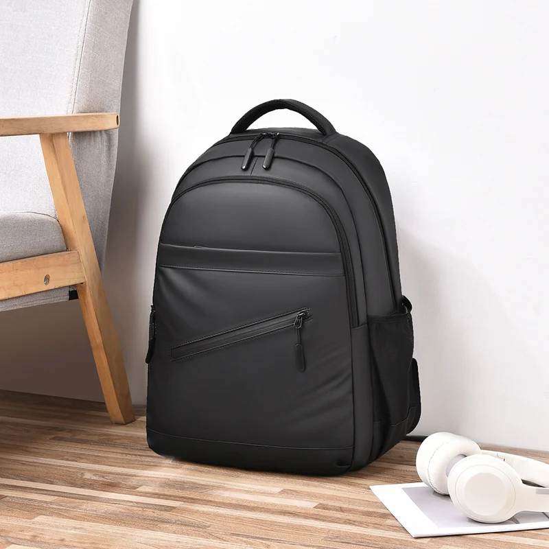 Vielseitiger wasserdichter Laptop-Rucksack Karnz