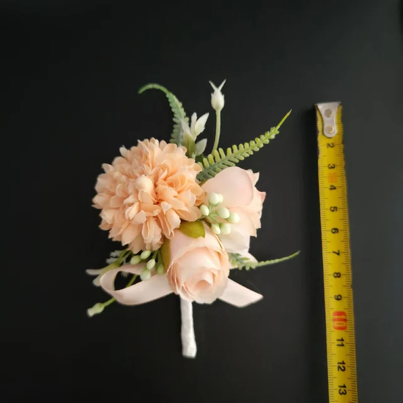 Klassische Blumen Corsage