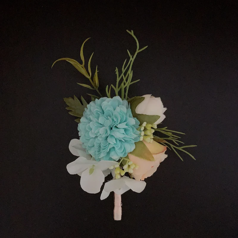 Blumenbroschen Arrangement