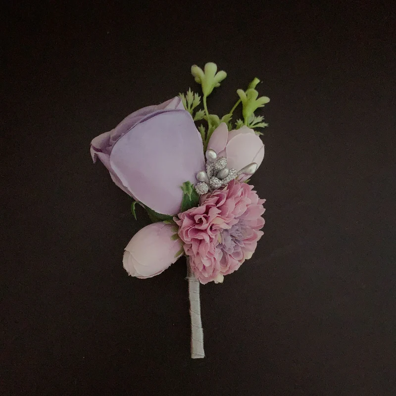 Traditionelle florale Corsage