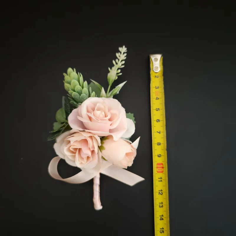 Verfeinerte florale Corsage