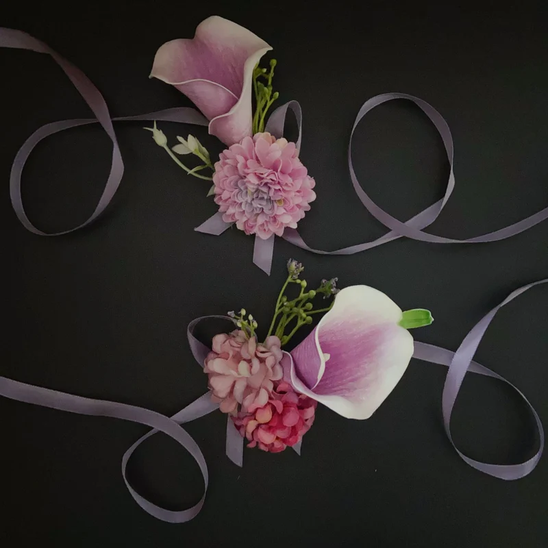 Elegante florale Ansteckblume