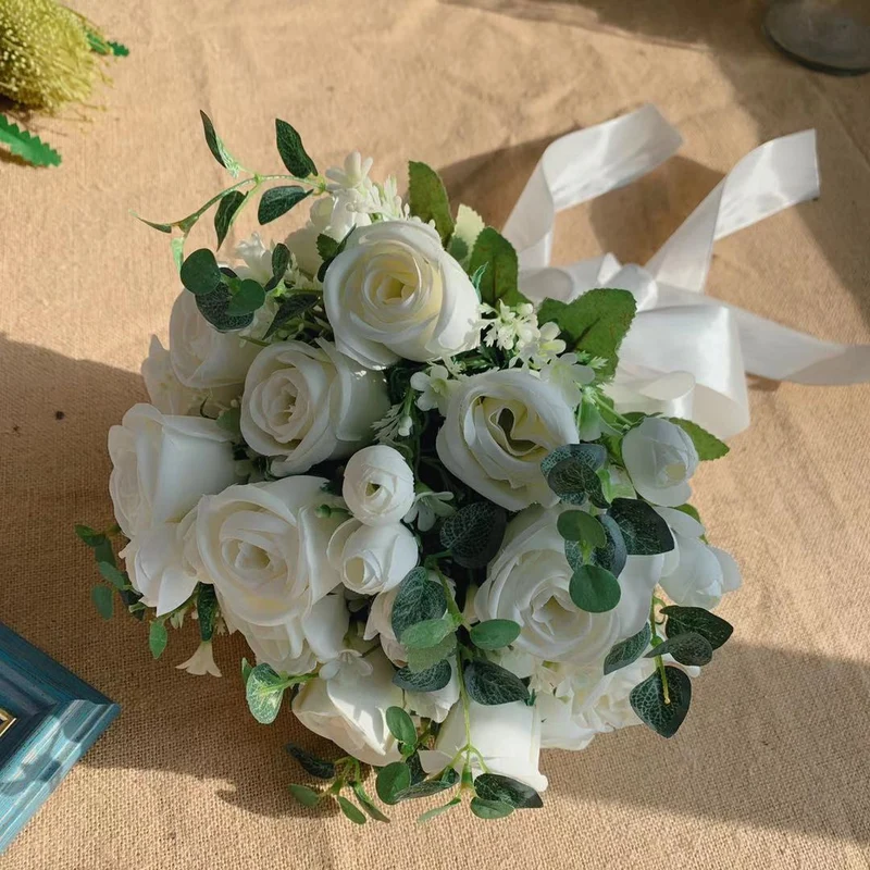 Eleganter Hochzeitsstrauß