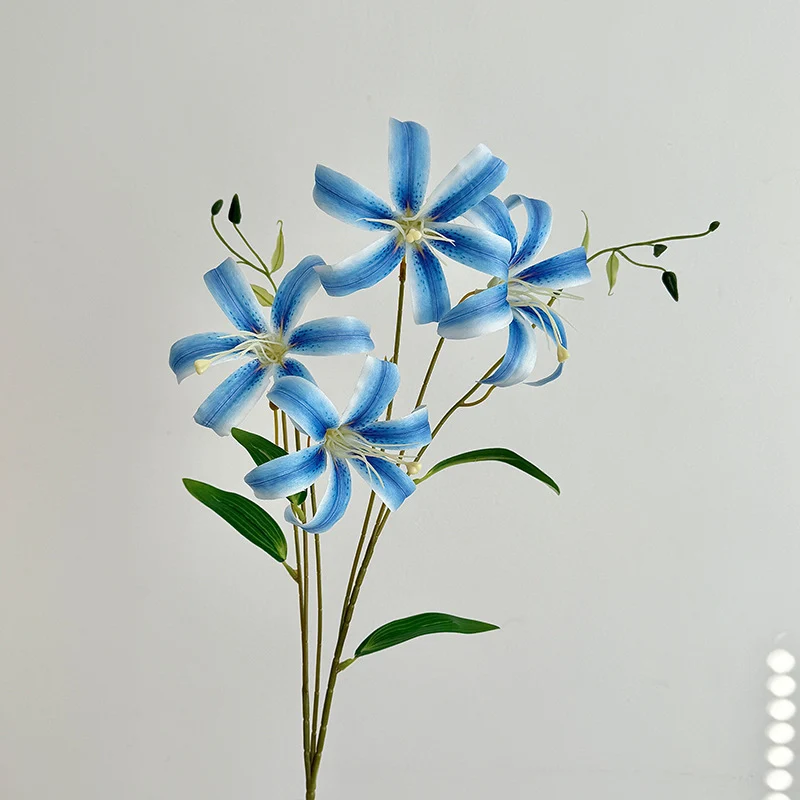 Künstlicher Lilienstrauß mit detailverliebten Blüten Karnz