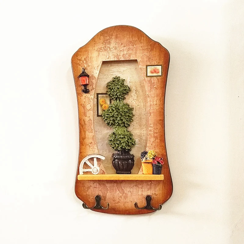Dekorativer Wandorganizer mit floralem Muster