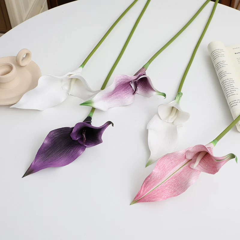 Künstlicher Calla-Blütenzweig mit realistischen Details Karnz