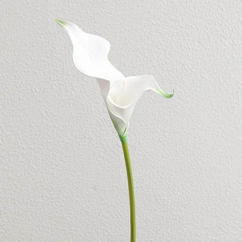 Künstlicher Calla-Blütenzweig mit realistischen Details Karnz
