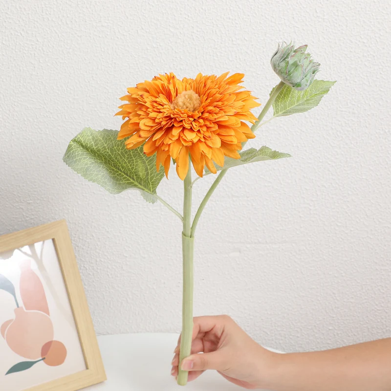 Künstlicher Blumenstrauß mit detailverliebten Blüten und Blättern Karnz
