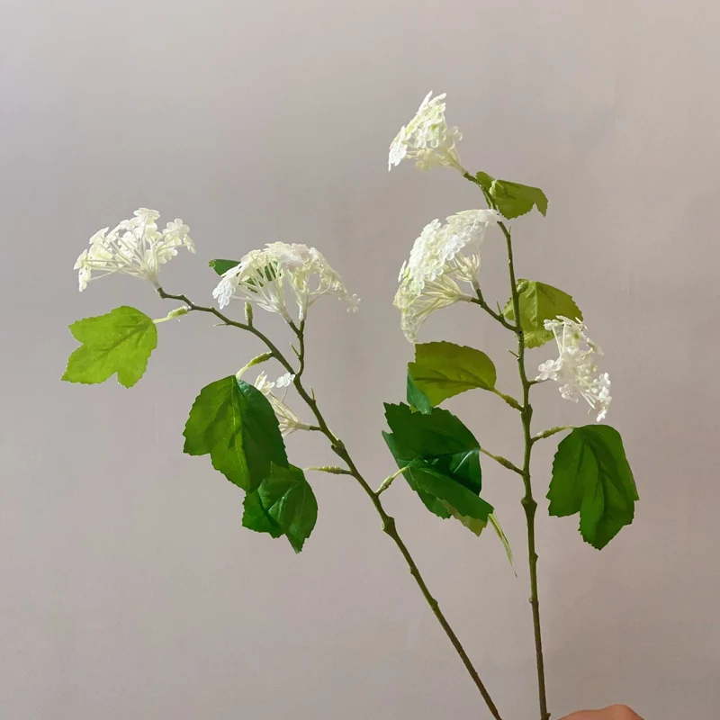 Realistische dekorative Blumenstängel