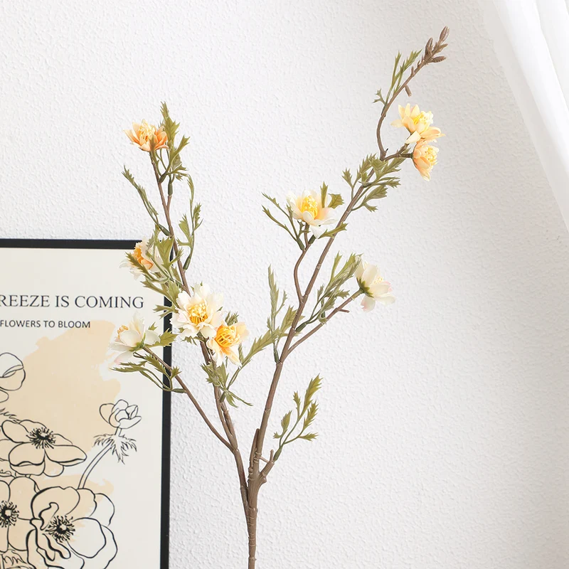 Eleganter Kunstblütenzweig mit detailverliebten Blüten Karnz