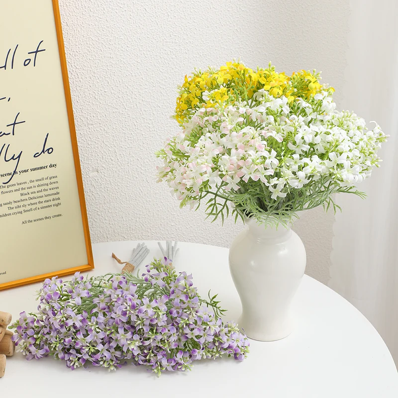 Dekoratives Kunstblumenarrangement Karnz