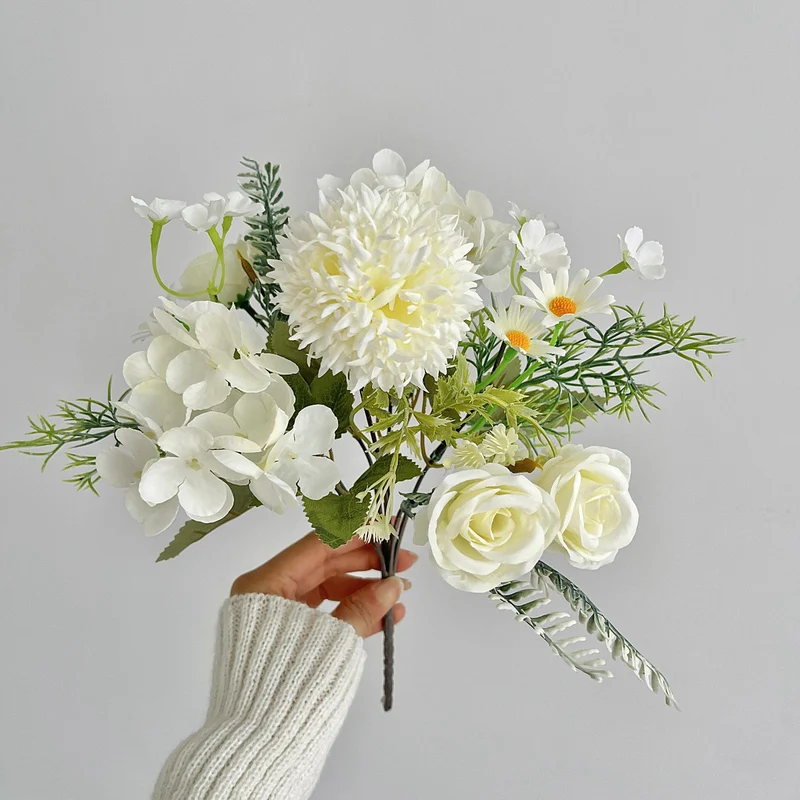 Dekorative Blumenstrauß Karnz