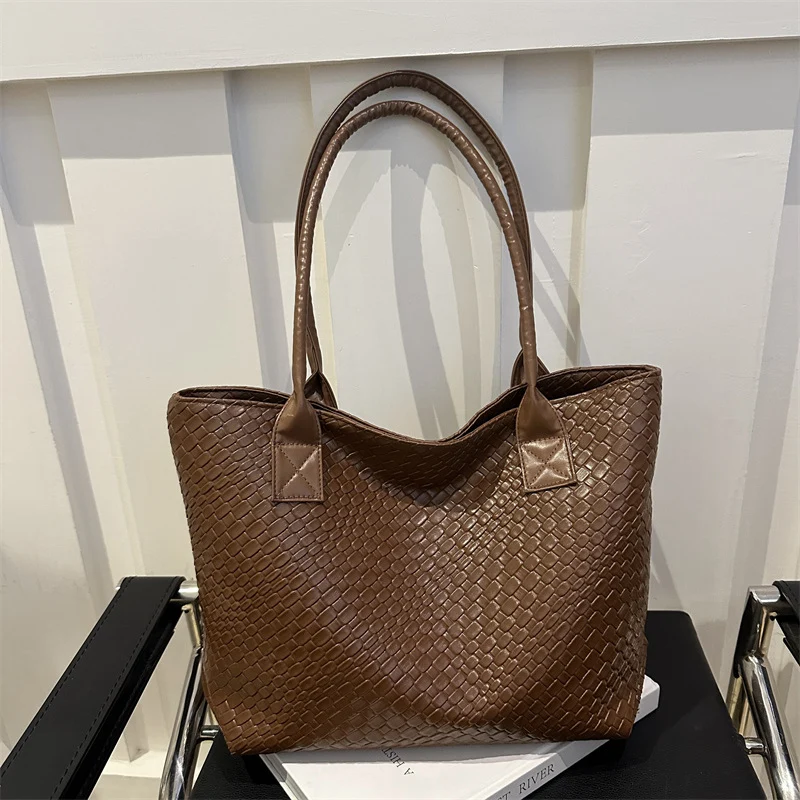 Gewebte strukturierte Tote-Handtasche