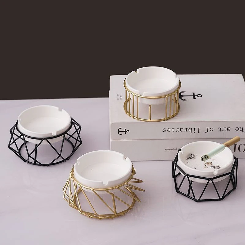 Geometrischer Draht-Aschenbecher-Halter