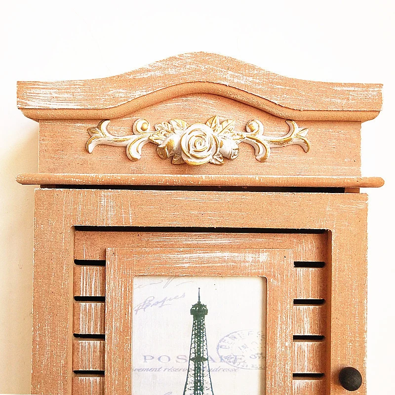 Vintage dekorativer Wandschrank