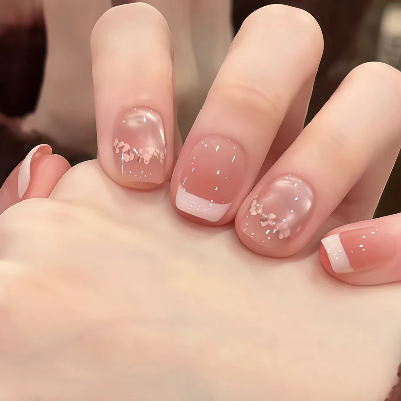 Blumiges Akzent Press-On Nagelset Karnz