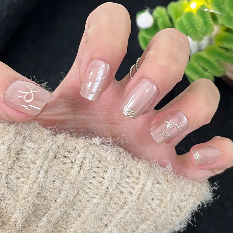 Elegantes Press-On-Nagelset mit Glitter- und Glanzfinish Karnz