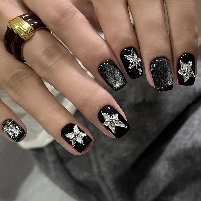 Elegantes Press-On-Nagelset mit Glitter- und Glanzfinish Karnz
