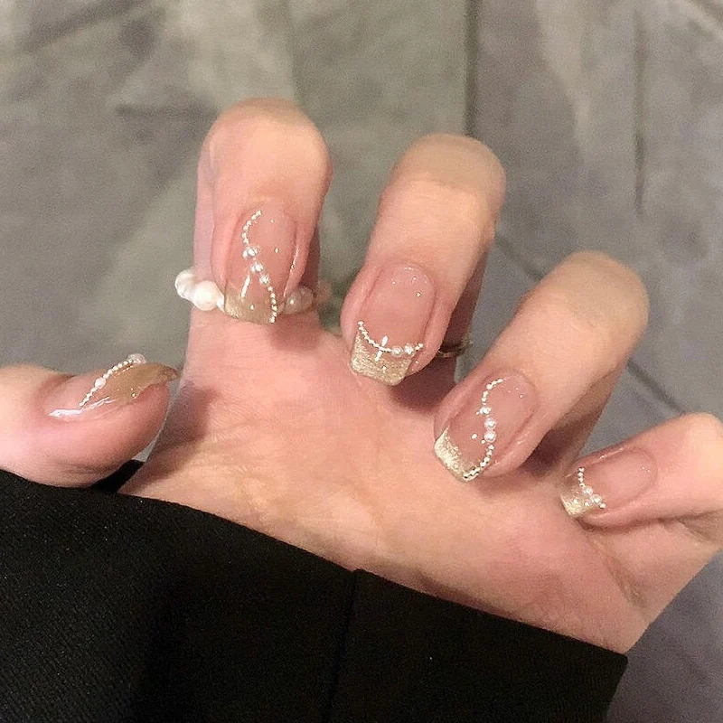Elegantes Press-On-Nagelset mit Glitter- und Glanzfinish Karnz
