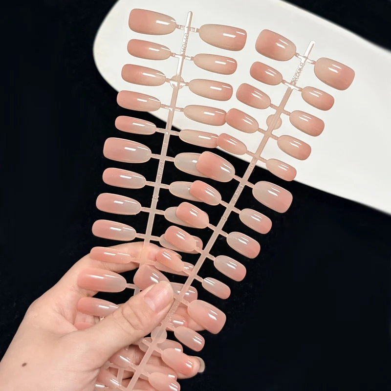 Natürlicher Glänzender Press-On Nagelset Karnz 1789389043