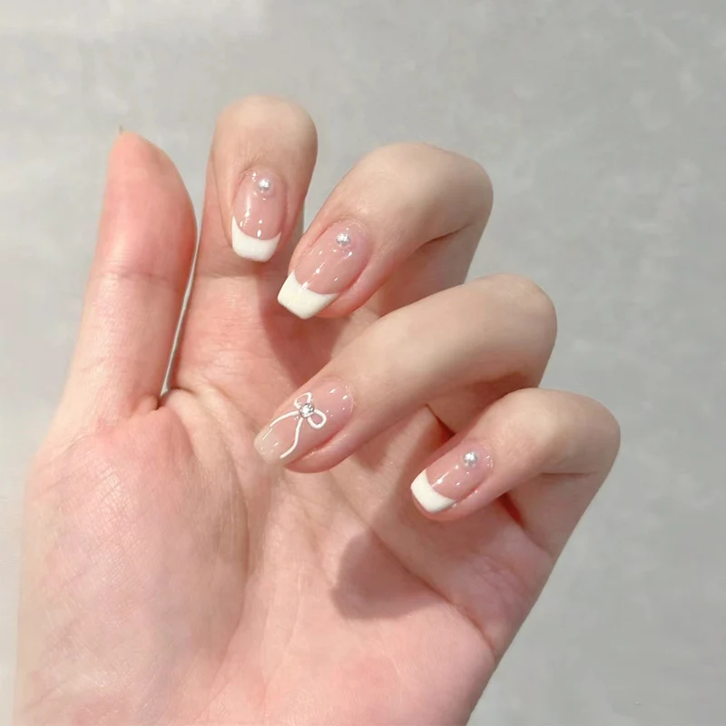 Luxus Press-On Nagelset mit Glitter-Akzenten Karnz