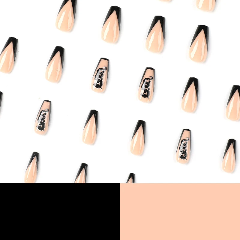 Kunstvolle Nagelkunst mit schwarzem French-Tip und unterirdischen Mustern Karnz