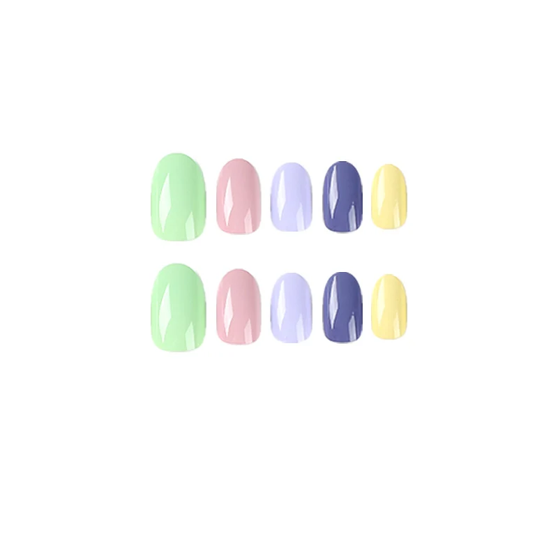 Kunstvolle Nagelkunst mit sanften Farben und Hochglanz-Finish Karnz