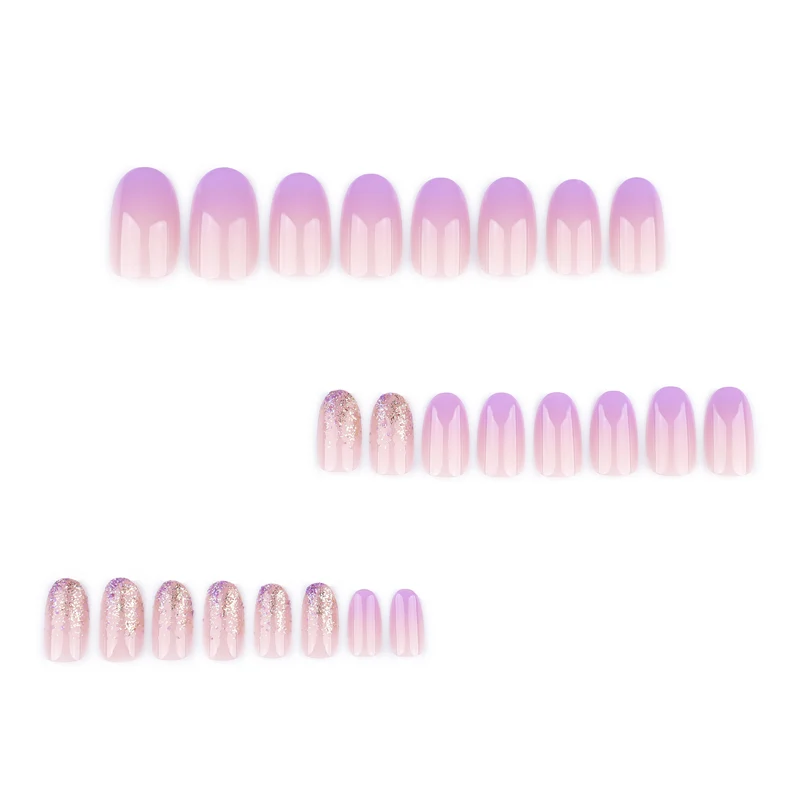 Kunstvolle Nagelkunst mit Ombre-Design und Glitzerakzenten Karnz