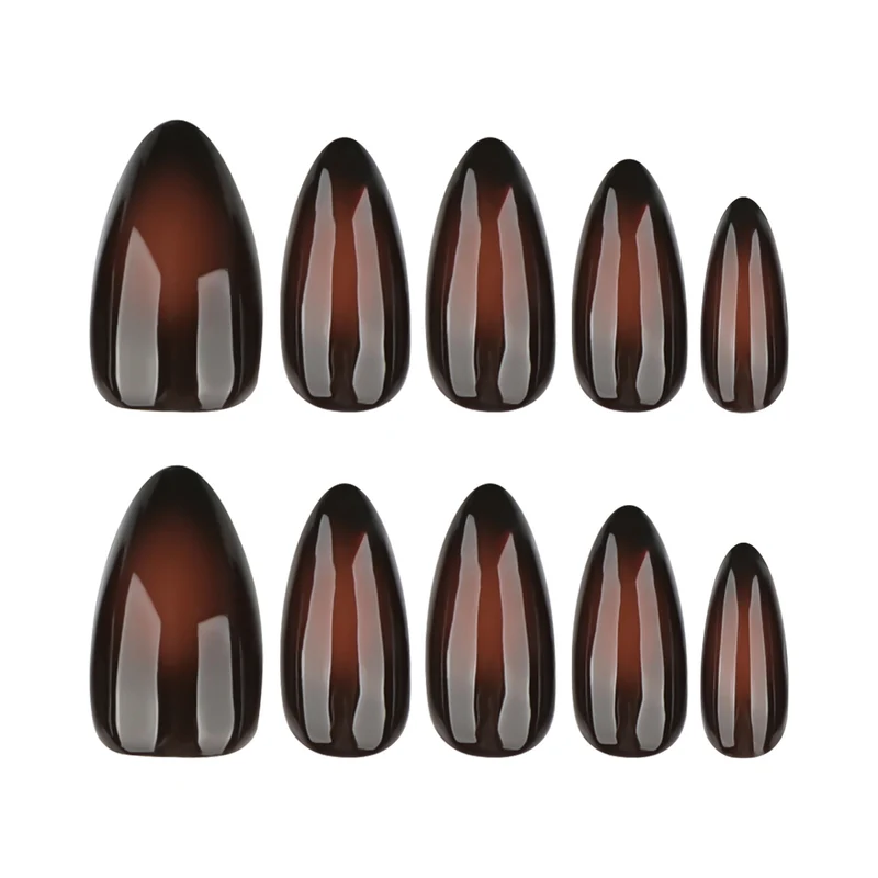Kunstvolle Stiletto-Nägel mit glänzendem Finish Karnz