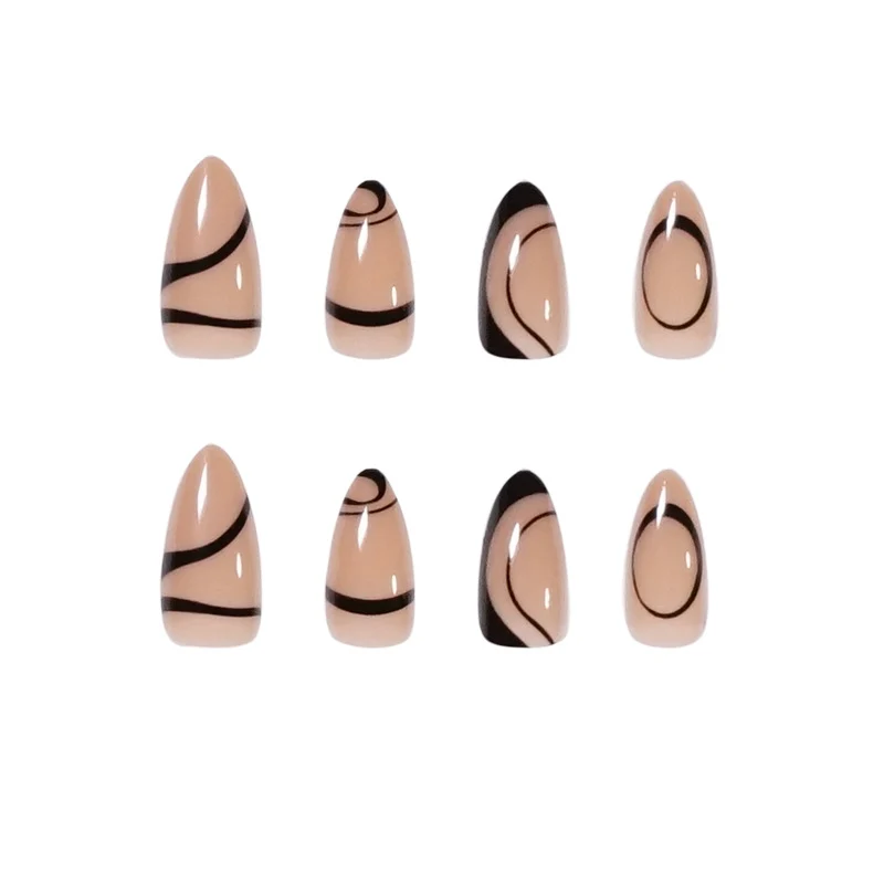 Kunstvolle Stiletto-Nägel mit geometrischen Akzenten Karnz