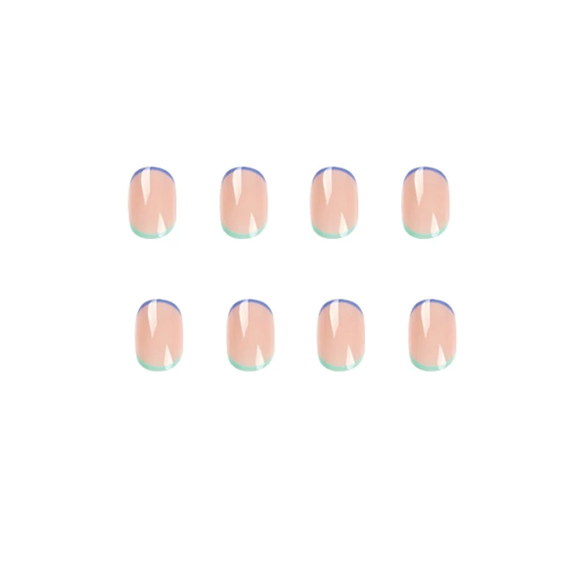 Kunstvolle Nagelkunst mit kreativen French-Tips Karnz