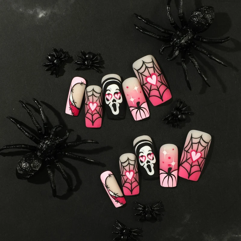 Kunstvolle Nagelkunst mit Halloween-Motiv Karnz
