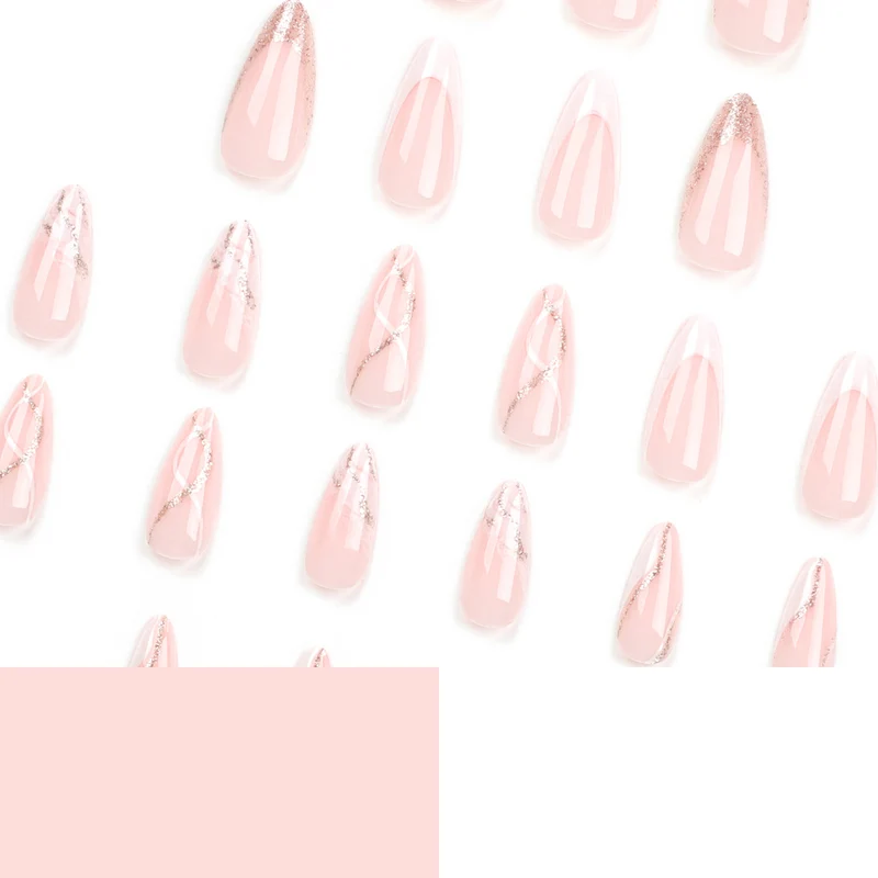 Kunstvolle Stiletto-Nägel mit elegantem Marmor- und Glitzer-Design Karnz