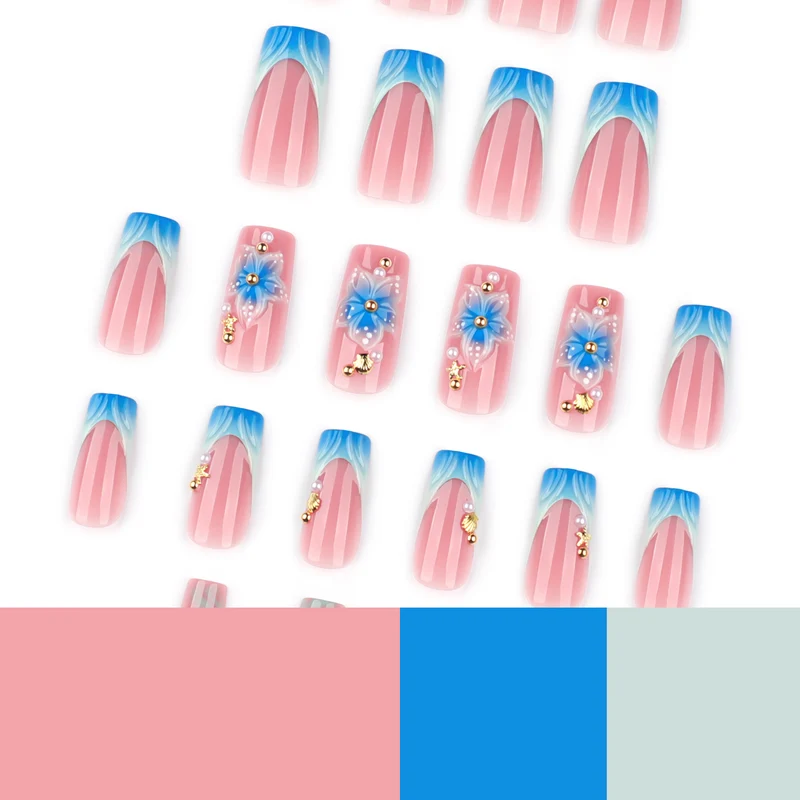 Kunstvolle Nagelkunst mit floralen Akzenten und Glitzereffekten Karnz