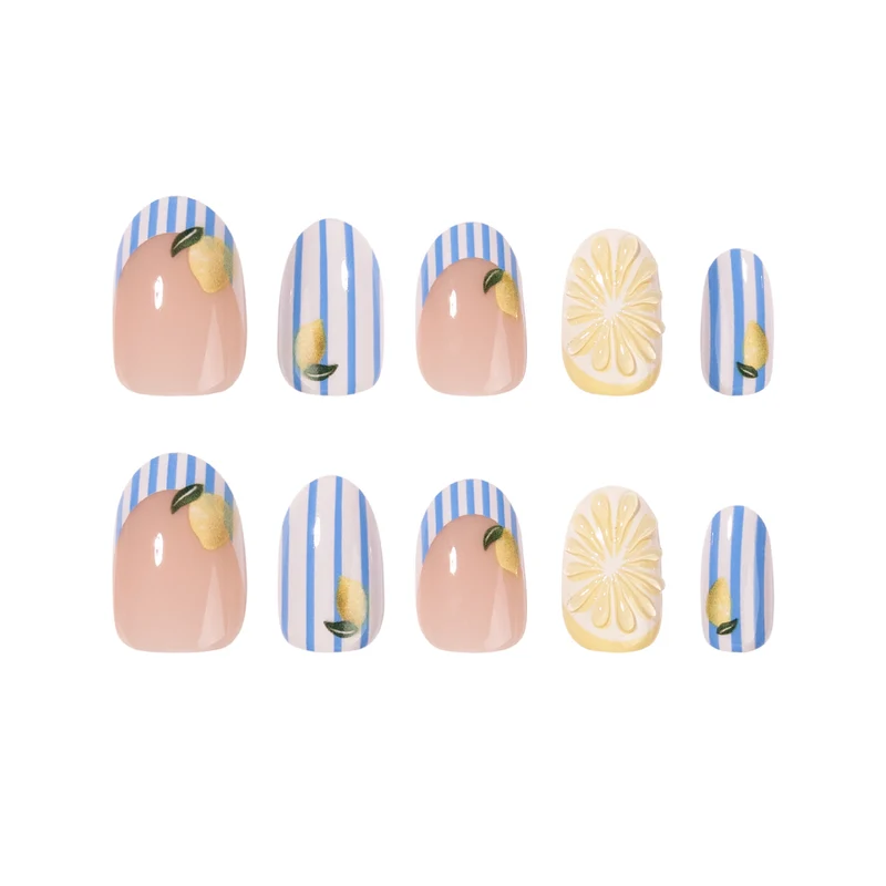 Kunstvolle Nagelkunst mit floralem und buntem Design Karnz