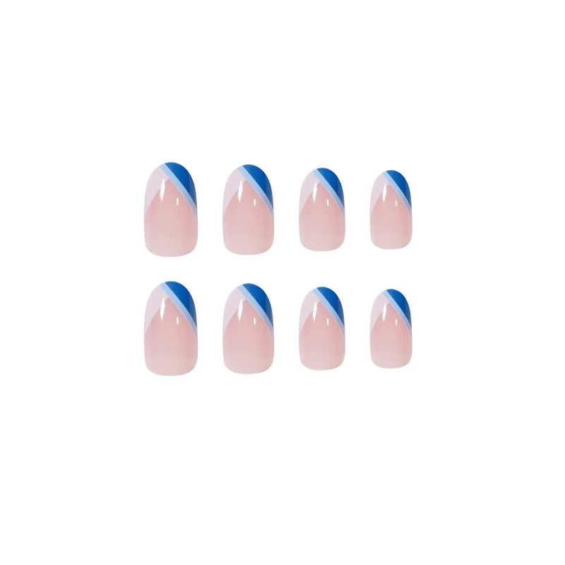 Kunstvolle Nagelkunst mit eleganten Spitzen und geometrischen Akzenten Karnz
